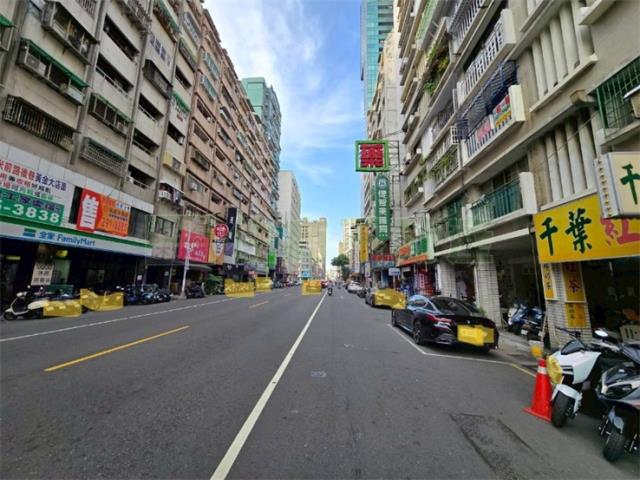 高雄新興區大樓-13