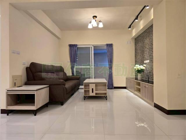 高雄新興區大樓-0