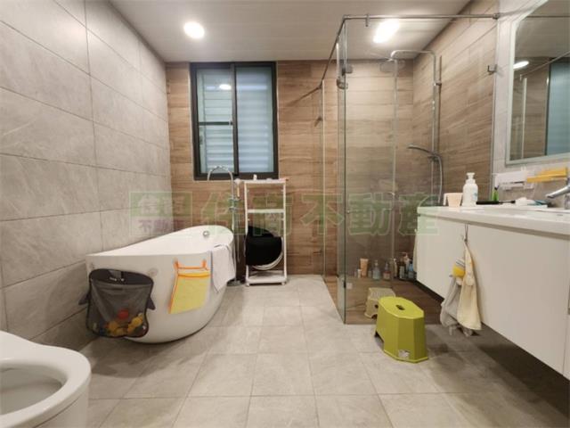 高雄鼓山透天-12