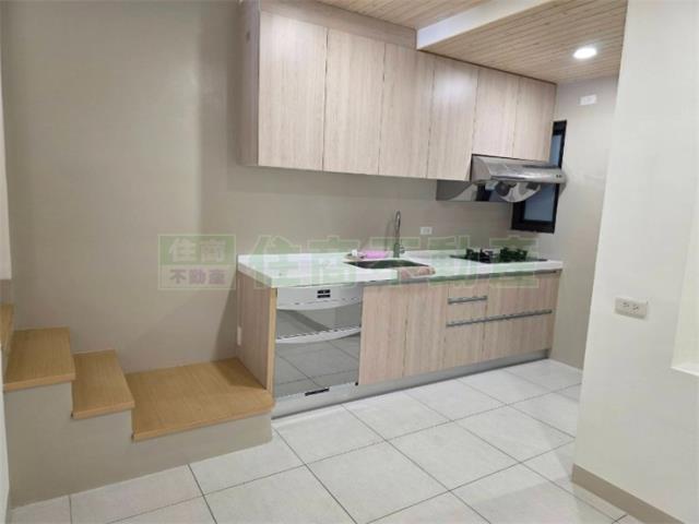 高雄苓雅透天-4